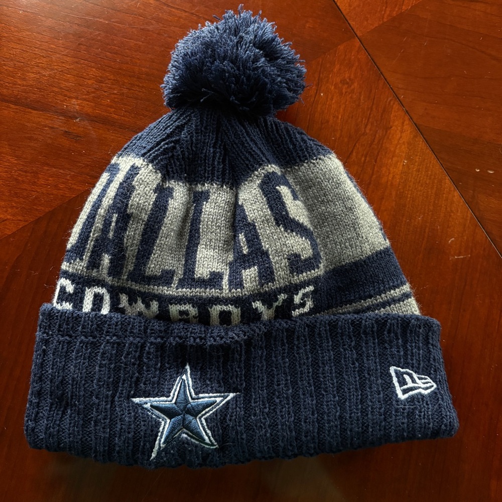 Dallas Cowboys’ Pom Pom Beanie